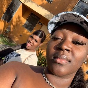 Meet your Posher, Whitley